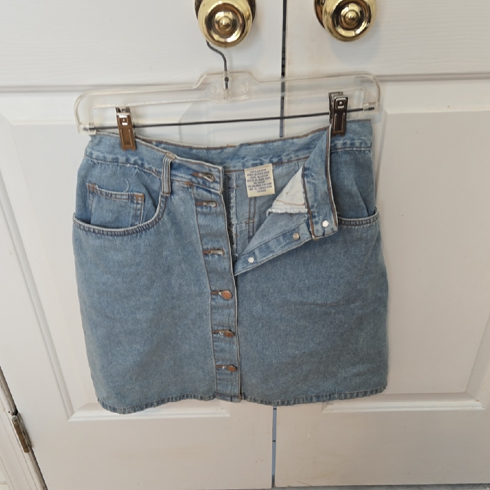 Casual Light Blue Denim Button-Front Mini Skirt